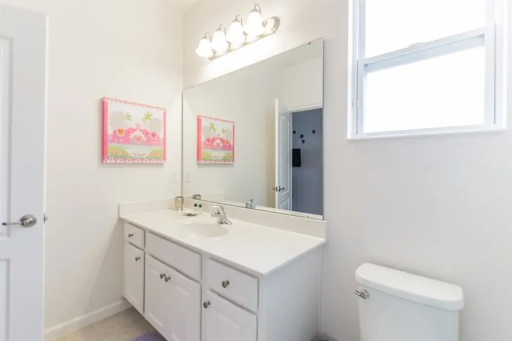 Lovely 6 Bedroom Home in the Solterra Community - 518