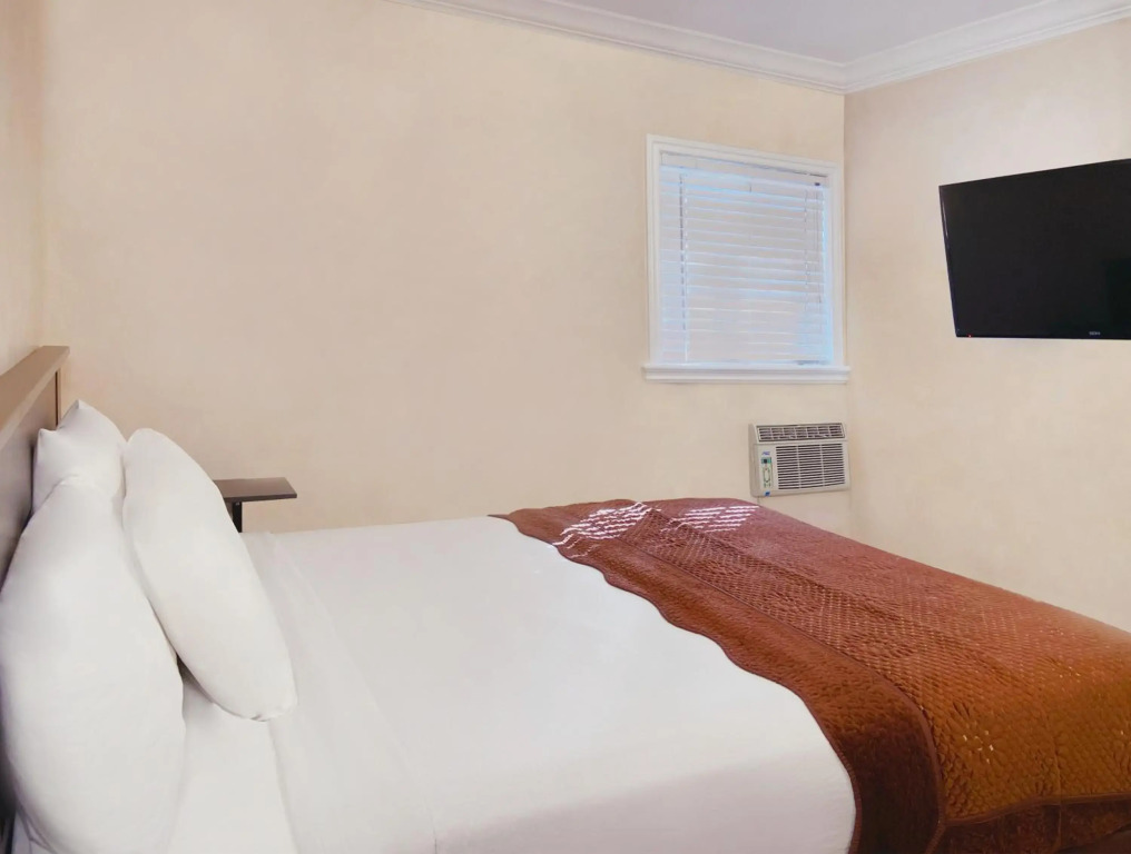 Nite Inn at Universal City - Walking Distance to Universal Studios Hollywood