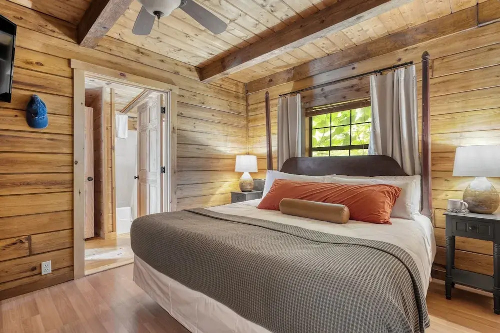 Little Sparrow by Avantstaydowntown Pigeon Forge Cabin