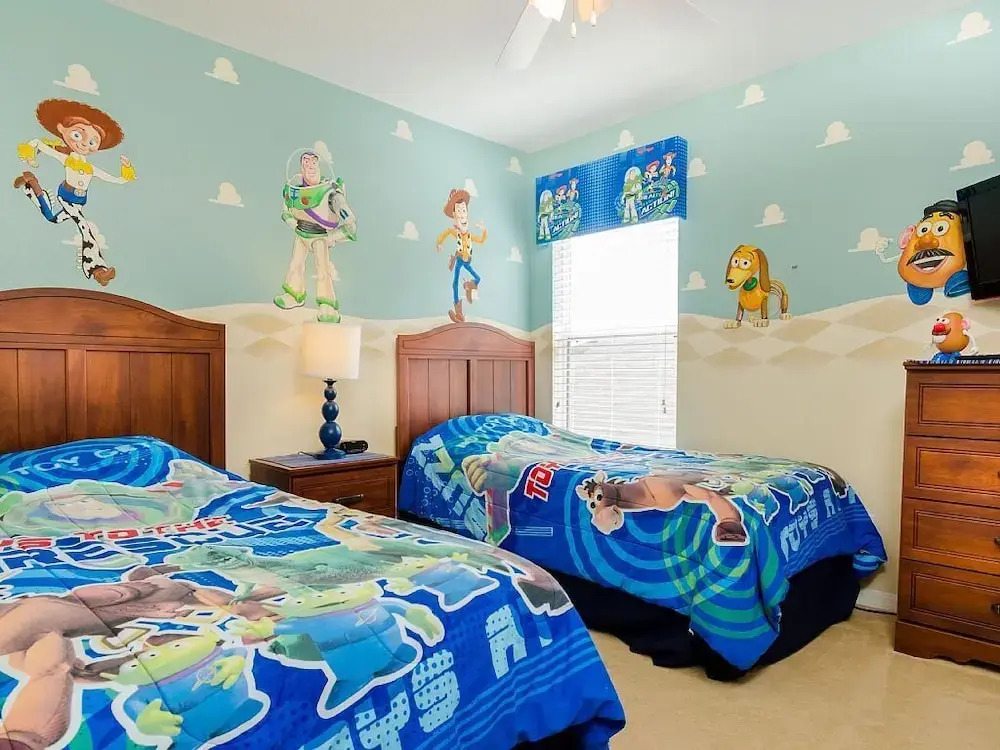 2753lkd 6 Bedroom Villa by Redawning
