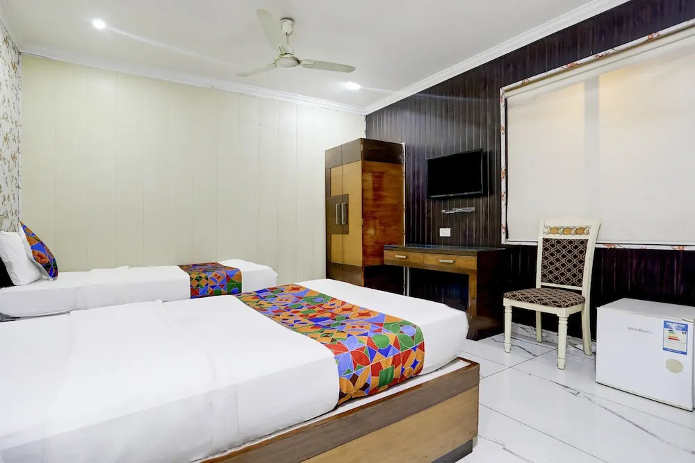 Hotel Rahul Deluxe