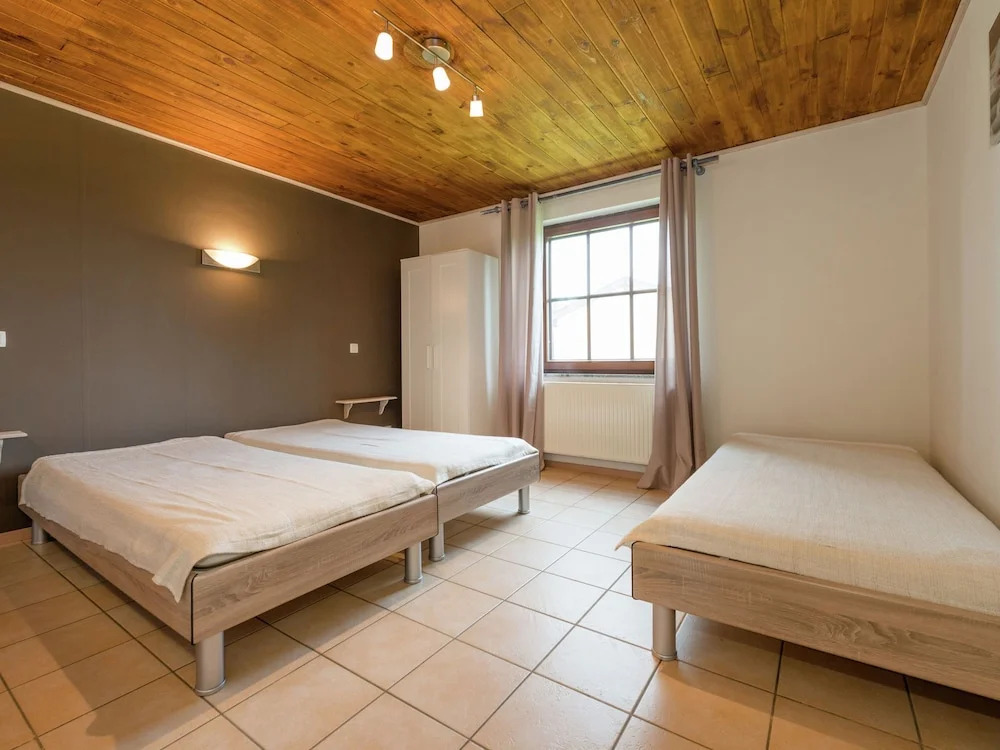 Nice Villa, Renovated 2015, Large Garden, Quiet Location, 10km From Houffalize