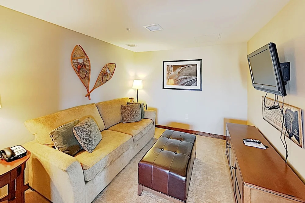 New Listing! Upscale Ski At Trailhead Lodge 3 Bedroom Condo