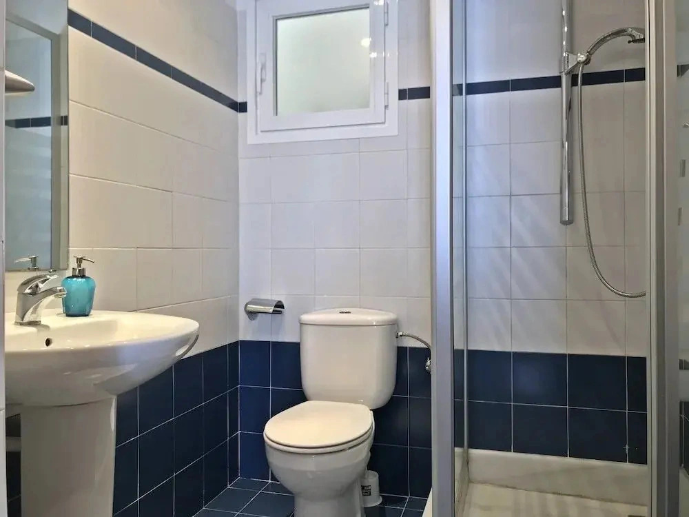 Big Family 3 Bedroom Apartment - RNU 65075
