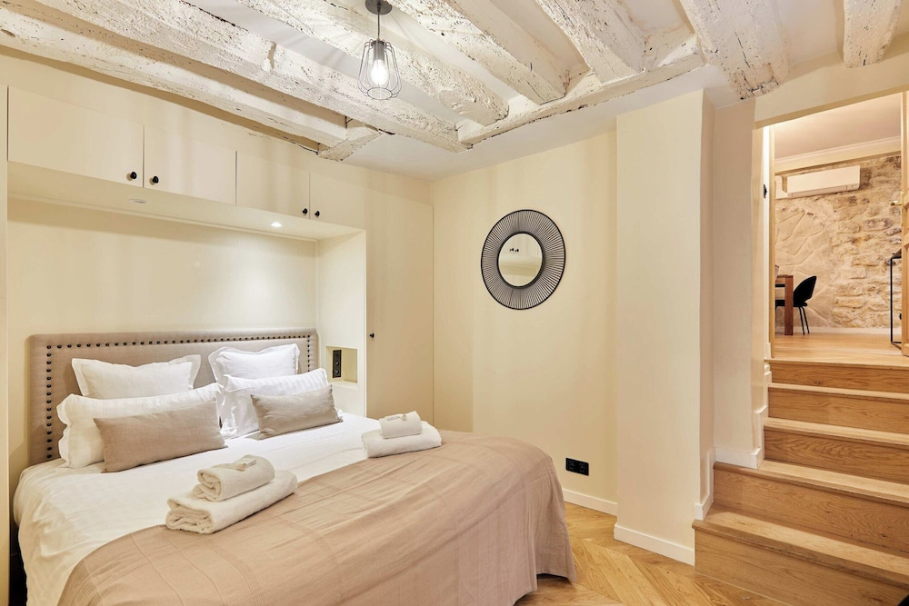 Amazing 3-bedroom Apartment - Center of Paris