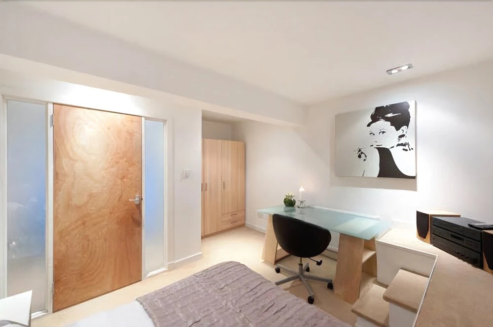 Henderson Street Apartment