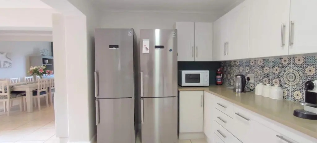 Sanctuary Beach Hideaway - 8 sleeper - 50m onto Robberg 5