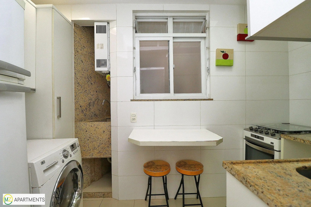 Sala e quarto para 4 pessoas no posto 4