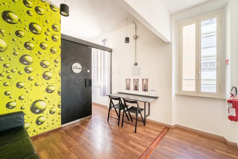 Backpackers Piramide - Hostel