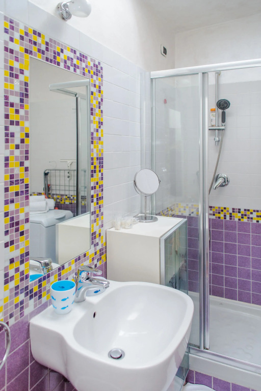 Shopping Deangeli Apartment - Hintown