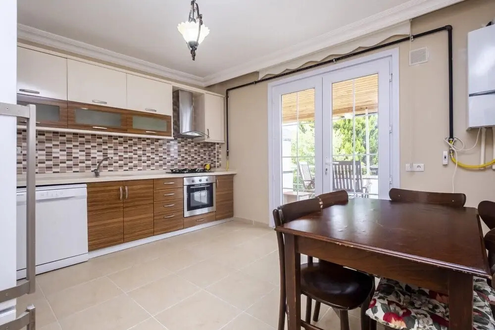 Peaceful Flat With Balcony in Kartepe