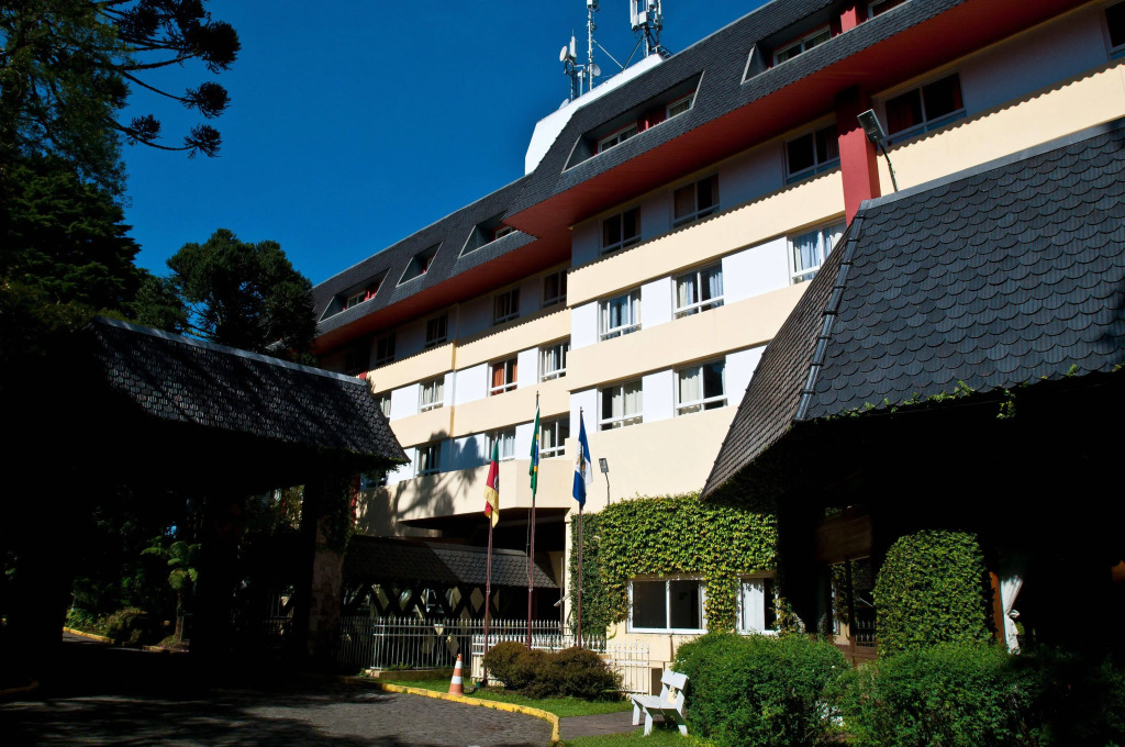 Tri Hotel