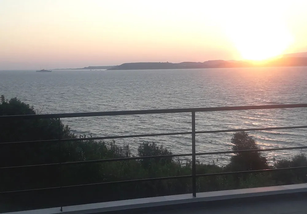 Amazing House With Sea and Sunset Views