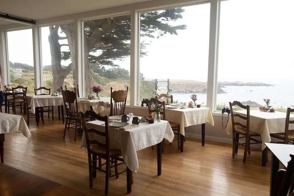 Agate Cove Inn