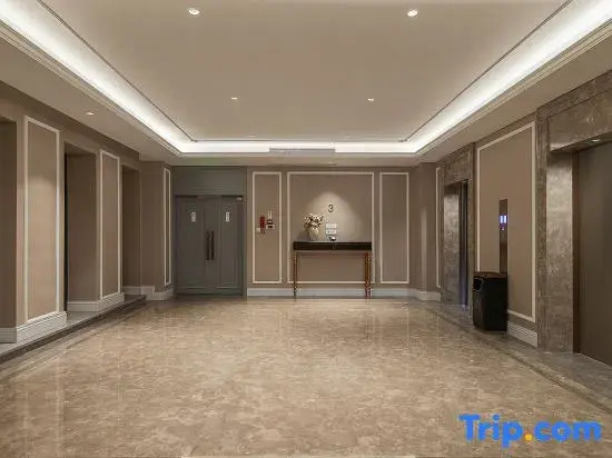 Vienna International Hotel (Chongqing Rongchang North High-speed Railway Station)