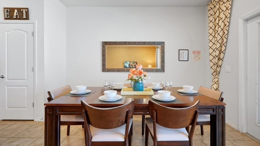 Magical Getaway Near Disney Private Pool + Resort Access, Bbq Grill! 4 Bedroom Townhouse