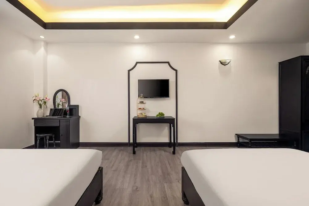 Hoan Cau Hotel