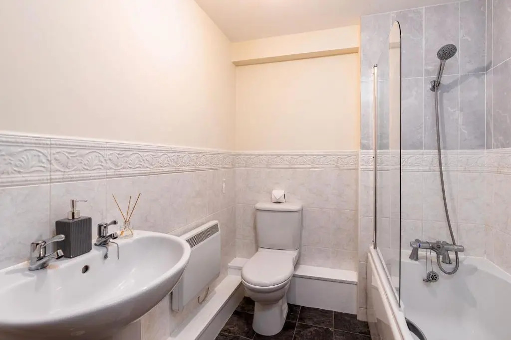 Cosy Apartment & Central Location & Contractors & DSA