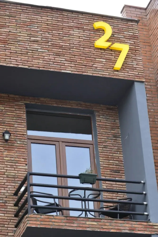 27 Hotel