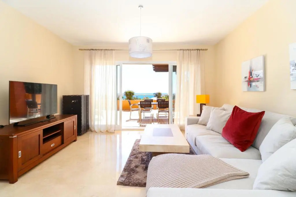 Luxury 2BR Condo B3 by Rafleys, Panoramic Sea Views, 7 mins Walk to the Beach
