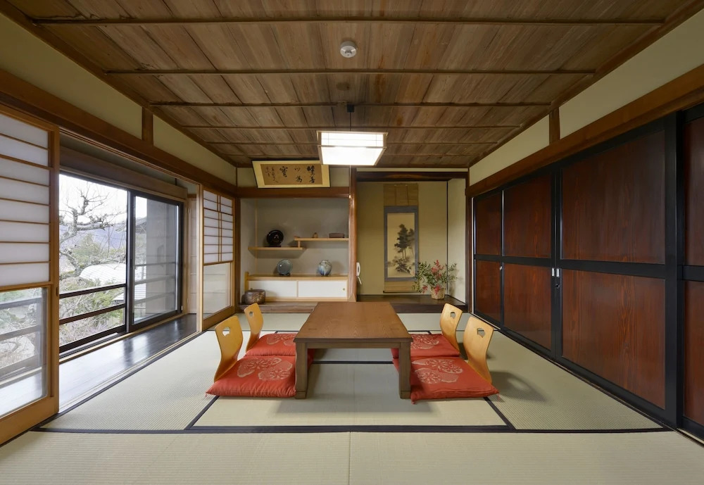Yadoya Shiroganeya