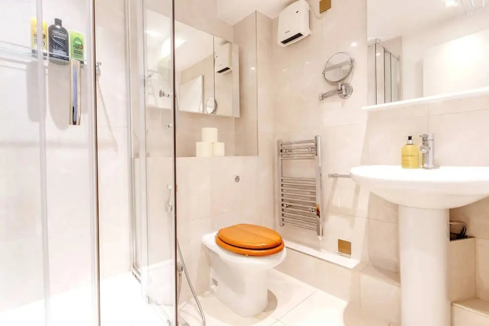 Spacious Holborn Apartment Close to Tube