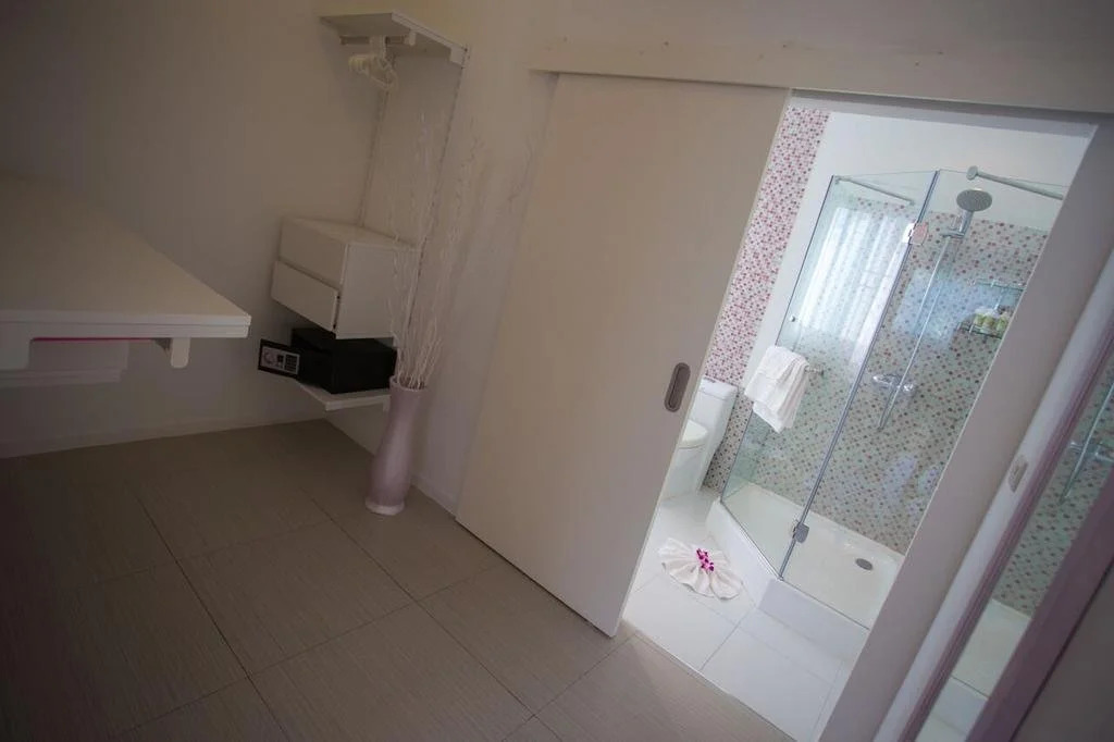 Blissful Tropical Stay at SeaLaVie Villa