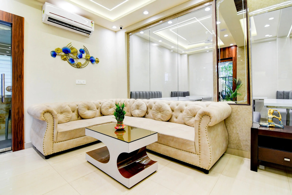 Super Townhouse Kaikhali Near Airport