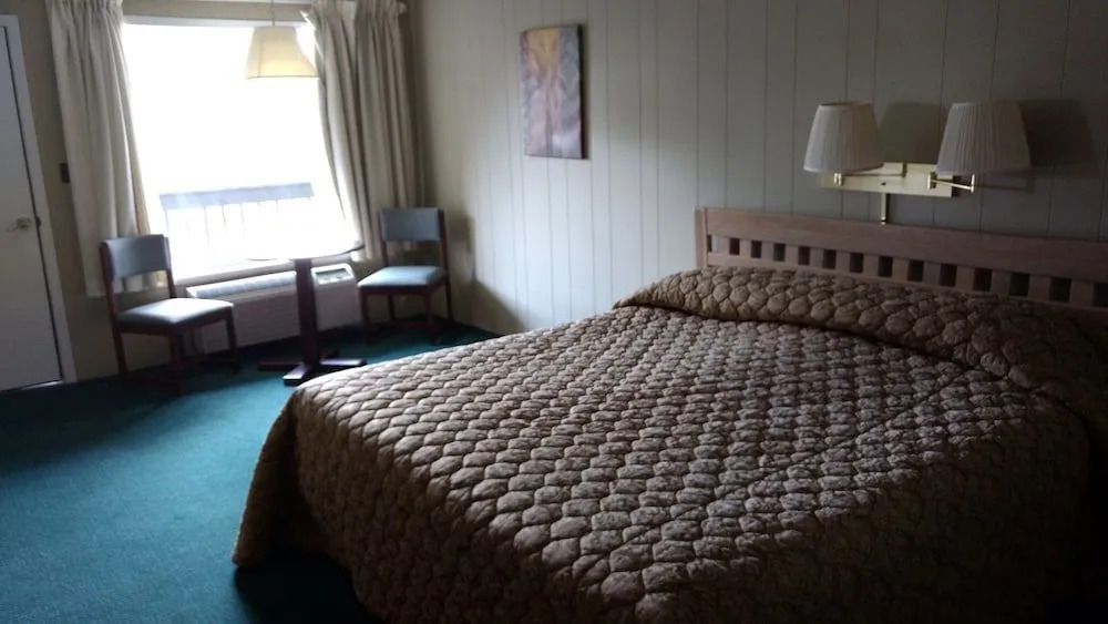 Table Rock Resorts at The Rocks Resort