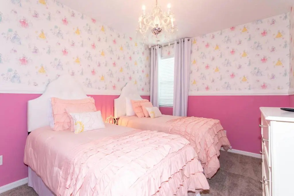 Wonderful 6 Bd Home w/ Game Room and Pool 8991