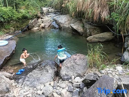 Anji Lezhuang Yashi Riverside Homestay Natural Swimming Pool | Family Vacation