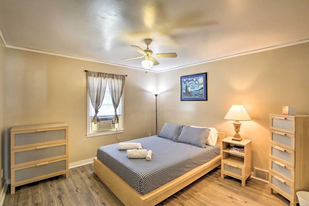 Royal Oak Hideaway: 15 Mi to Downtown Detroit!