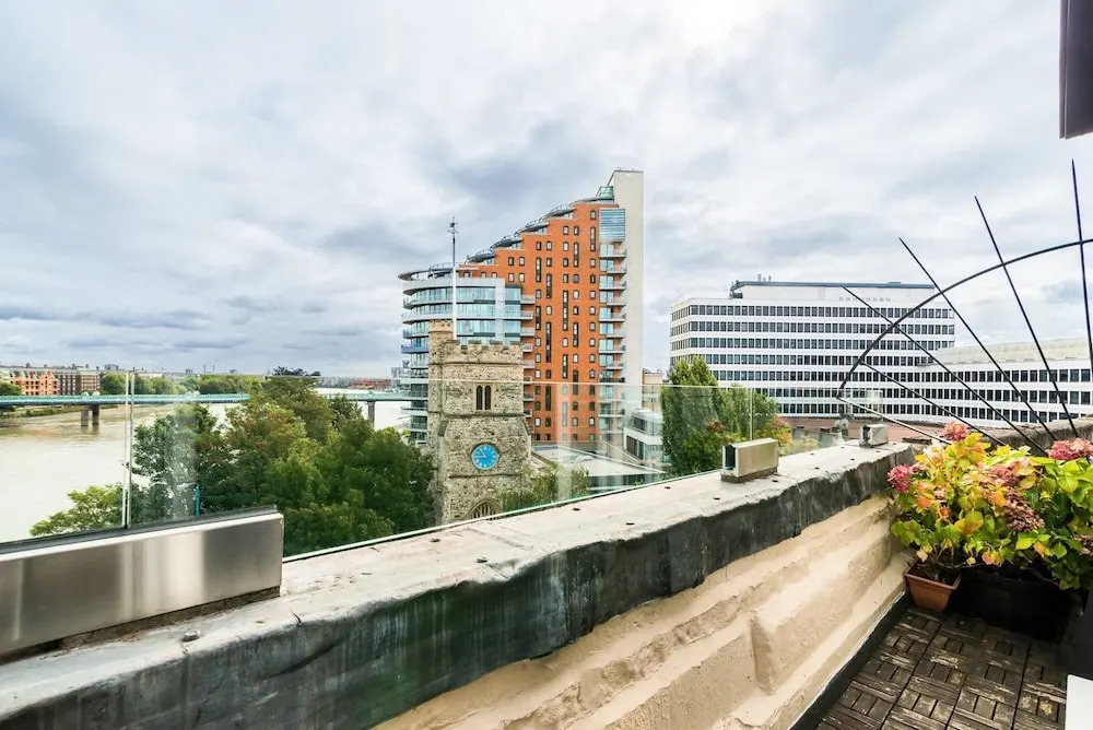 Beautiful Modern 2 Bedroom Flat in Putney