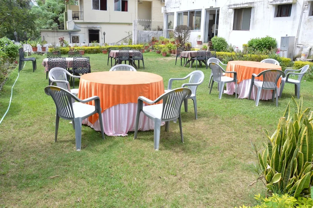 Hotel New Mamta by SSH 350 Metres from Nakki Lake