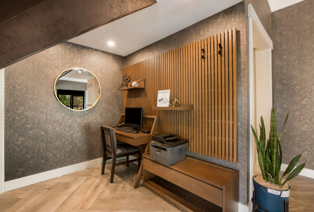 The Hub Middletown Red Bank- Best Western Signature Collection