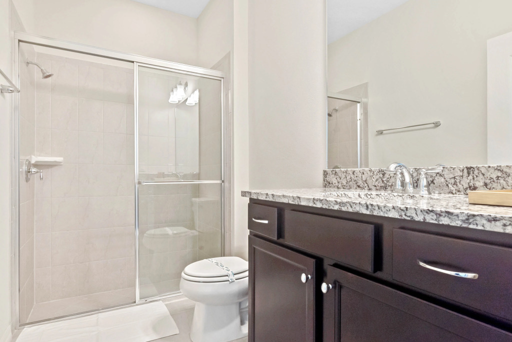 5 Bd 45 Ba Windsor At Westside 2402 Td