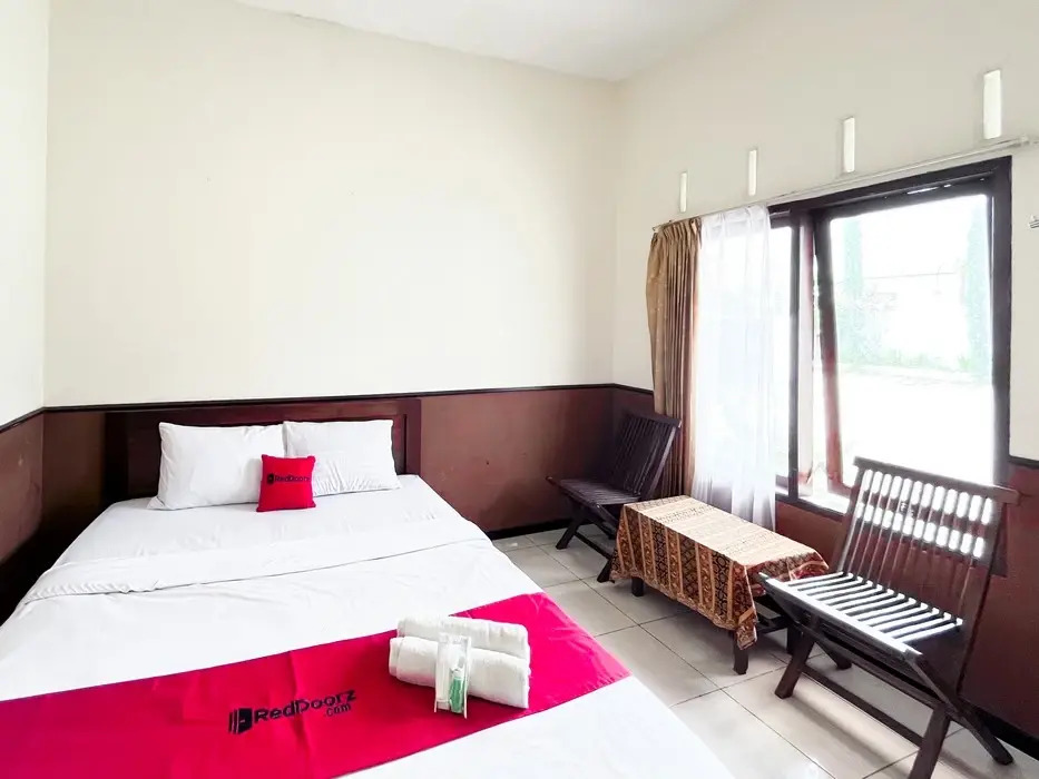 RedDoorz at Penginapan Garuda Batu