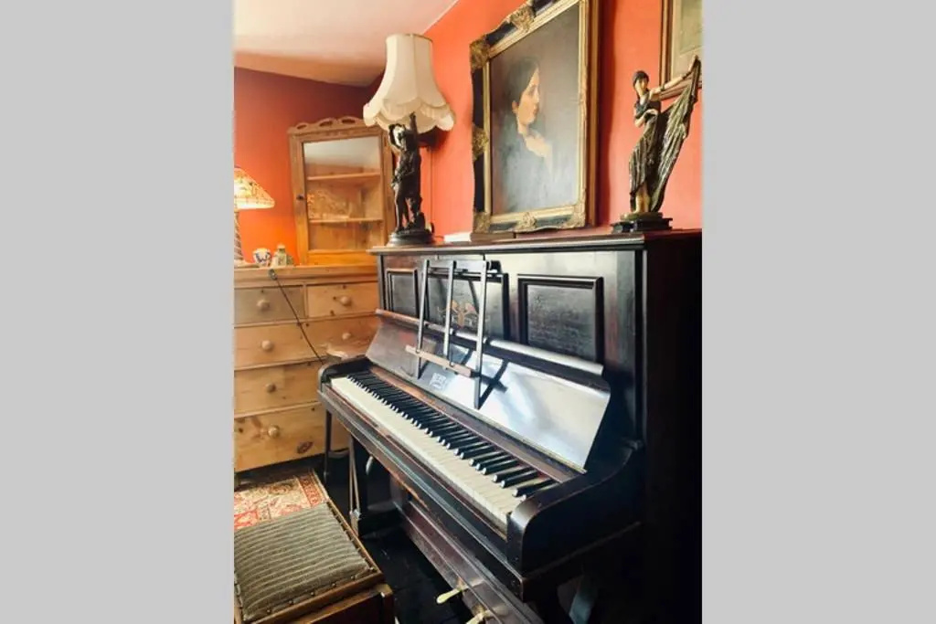 Stunning 18th Century 5 Bed House Old-Town Hastings