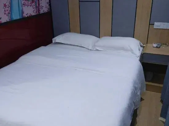Dongjing Hotel (Shanghai Shanda College Branch)