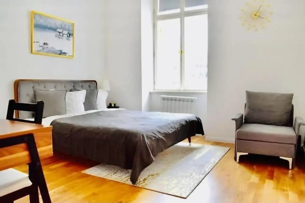 Beautiful 1-bed Studio