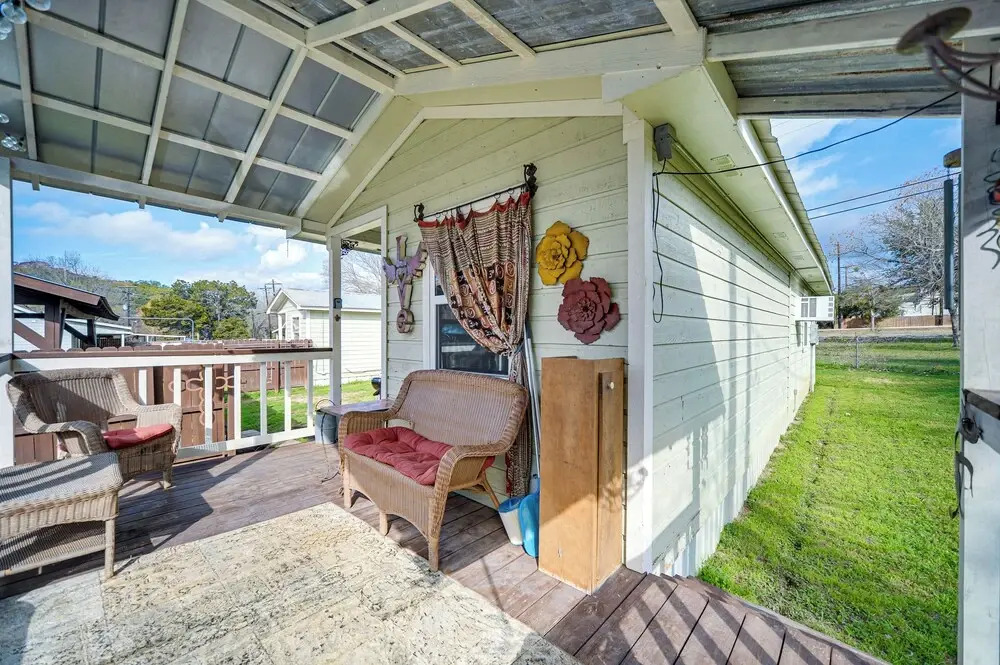 Cozy Canyon Lake Cottage Rental w/ Private Hot Tub