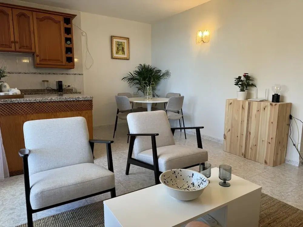 Beachfront Apartment With Seaview Terrace