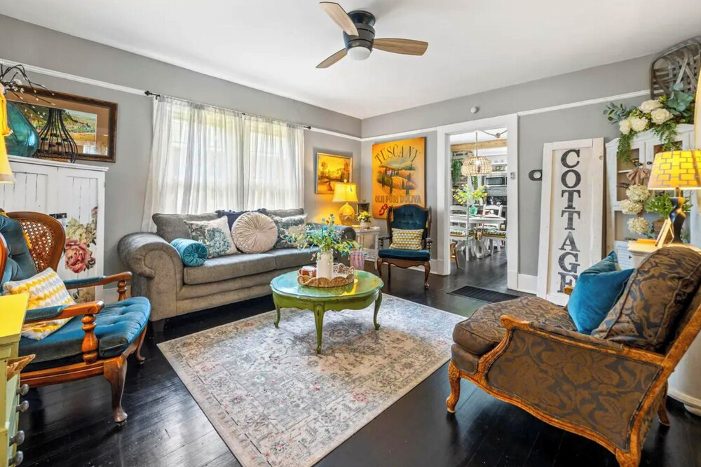 2BR Charming Cottage Mins From Oaklawn Race Track