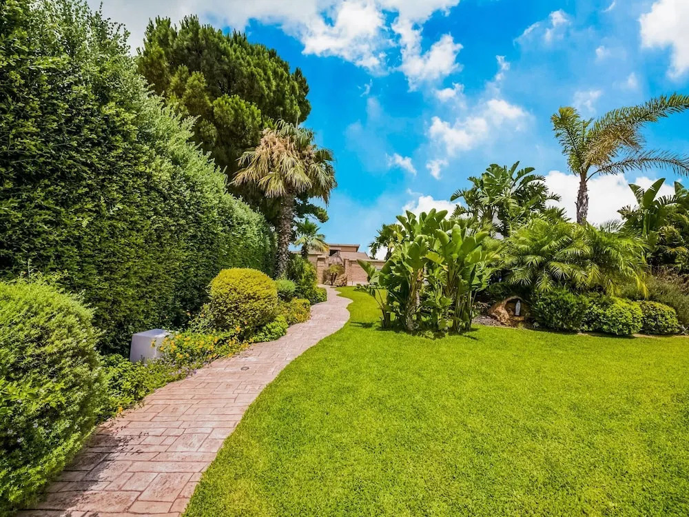 Villa With Private Pool With Salt Water Whirlpool and Cozy Porch