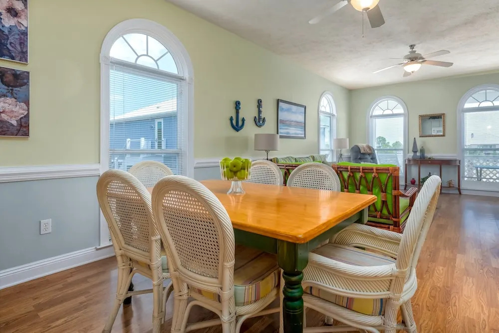 Sunrise - 346 Audubon Pl 6 Bedroom Home by RedAwning