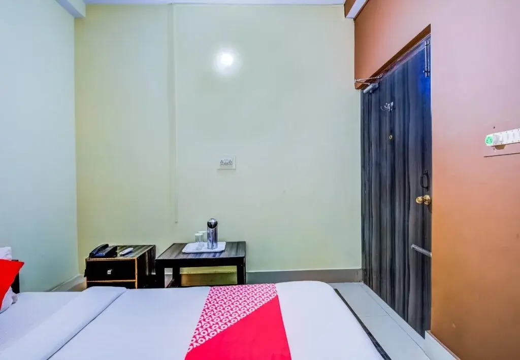 Hotel Deshbandhu By OYO Rooms