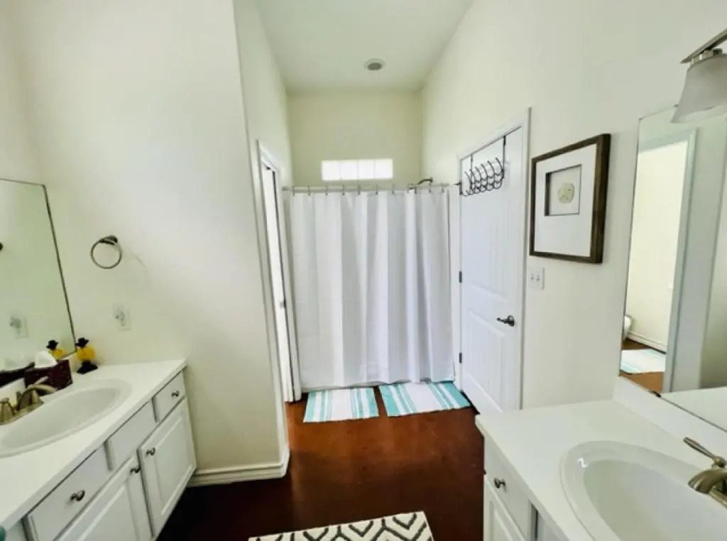 New 5Bed/3Bath Island Style Cottage Steps to Pool