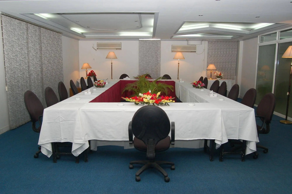 Hotel de Crystal Crown