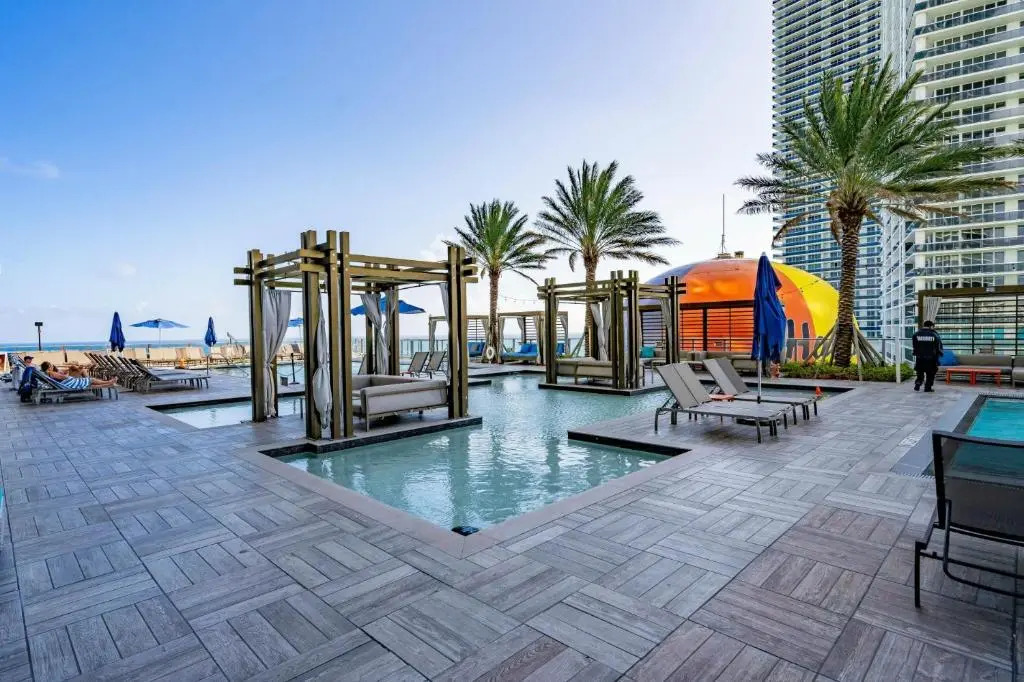 Ocean front 2 bedroom Hollywood Beach Resort 29th floor