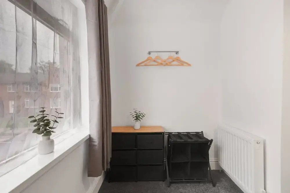 3 Bedroom House With Free Parking